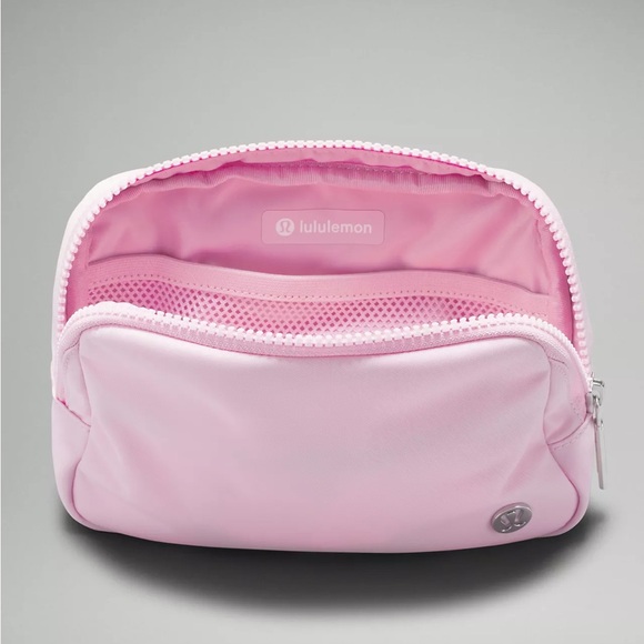 Lululemon Everywhere Belt Bag 1L Wordmark- Vitapink/White Opal/White - Picture 8 of 9